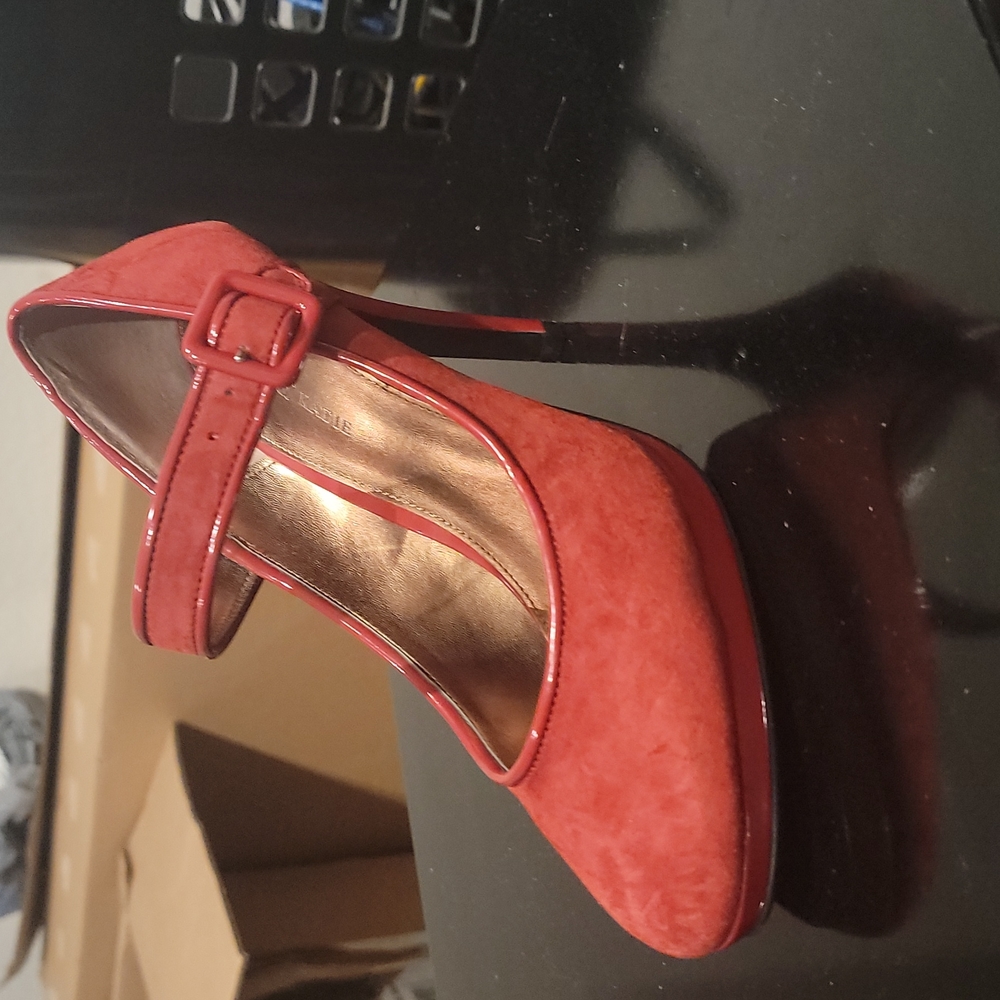Kelly and Katie heel